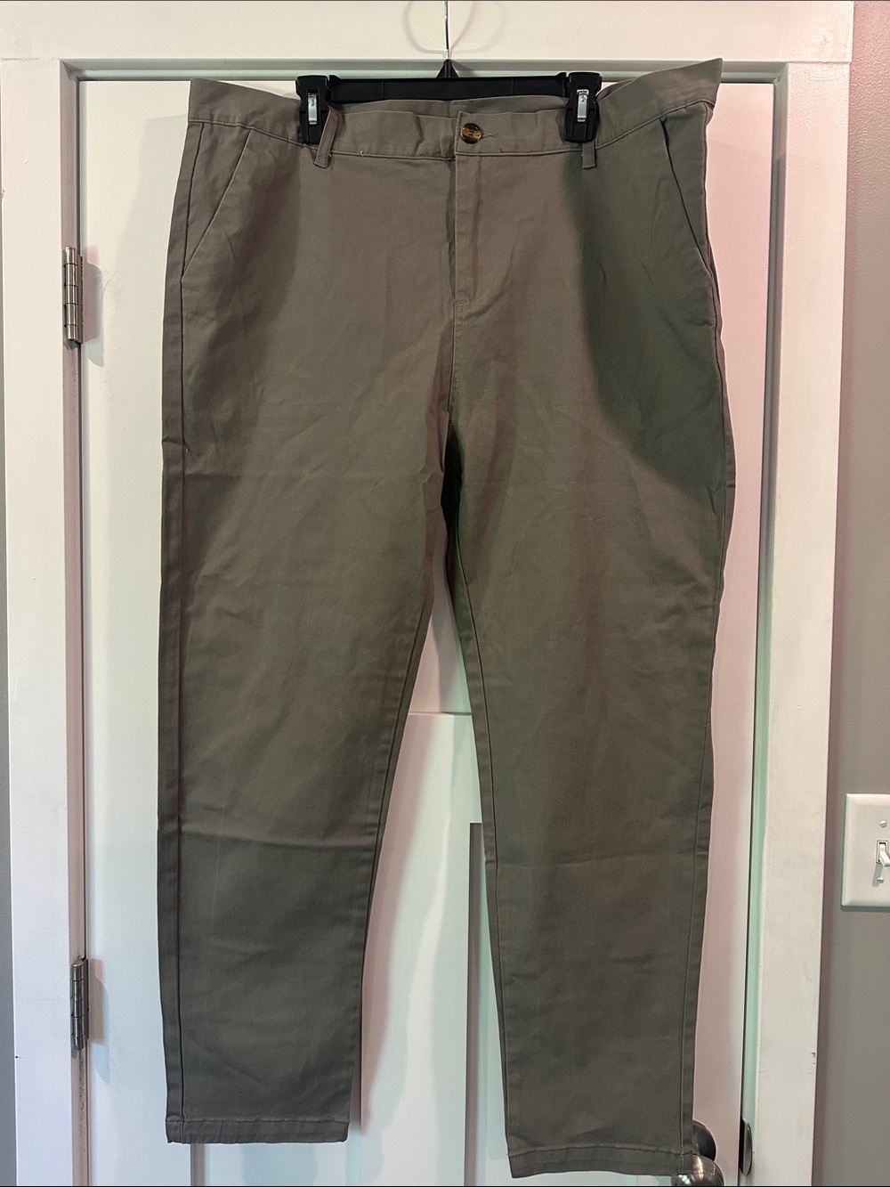 Men's Classic Khaki Chinos - Olive